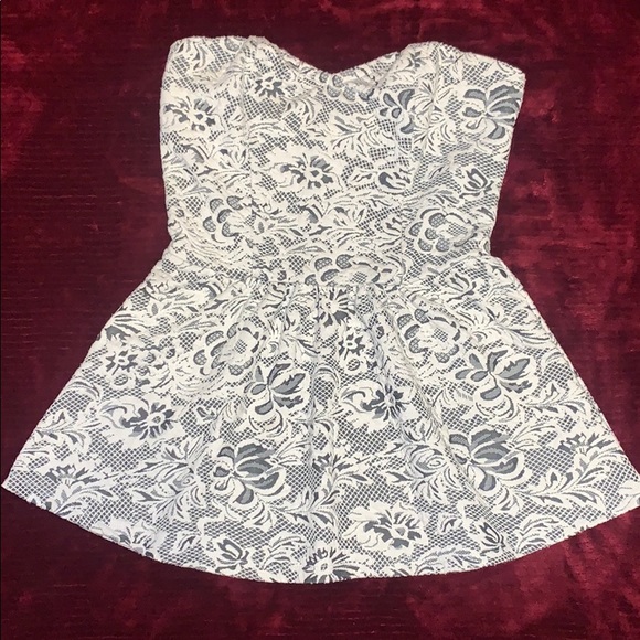 Classy Print Strapless Fitted Top - Picture 1 of 9